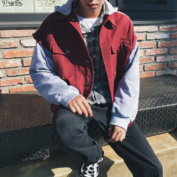 Αθλητικό denim μπουφάν σε τρία χρώματα