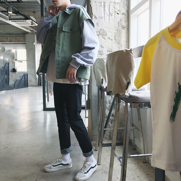 Αθλητικό denim μπουφάν σε τρία χρώματα