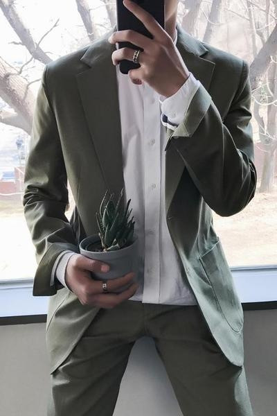 Ανδρικό σακάκι για περίσταση σε ένα χρώμα