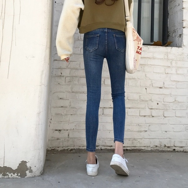 Κυρίες τύπου λεπτού τύπου με υψηλή μέση