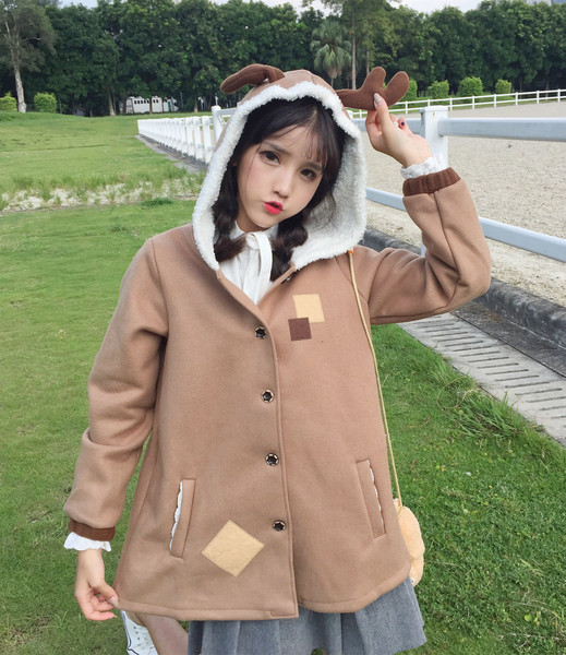 Κομψή κοντή μάλλινη παλτό για κυρίες με κουκούλα και κέρατα