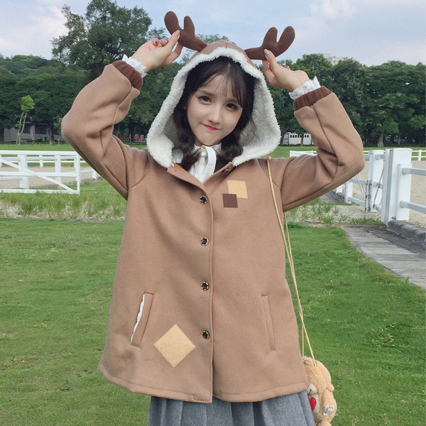 Κομψή κοντή μάλλινη παλτό για κυρίες με κουκούλα και κέρατα