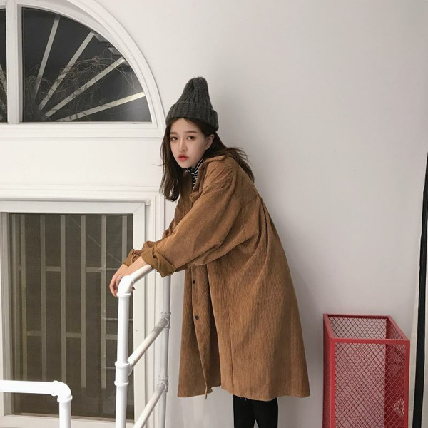 Σπορ-κομψό μακρύ παλτό σε δύο χρώματα