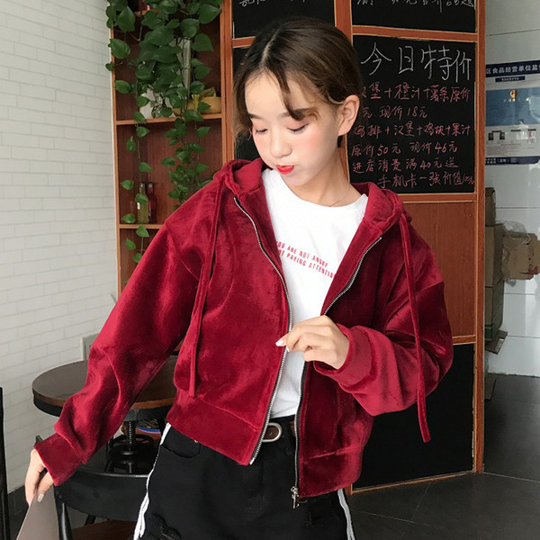 Κομψή πολυτελή γυναικεία μπλούζα με κόκκινο και μαύρο χρώμα