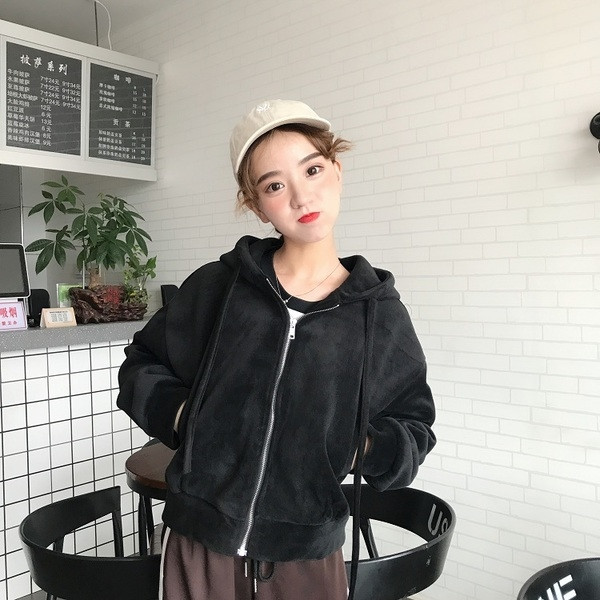 Κομψή πολυτελή γυναικεία μπλούζα με κόκκινο και μαύρο χρώμα