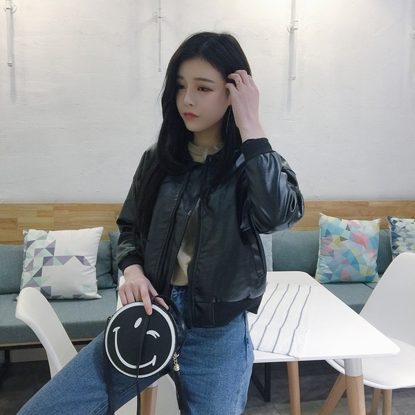 Σακάκι φθινοπώρου για γυναίκες από οικολογικό δέρμα σε μαύρο χρώμα