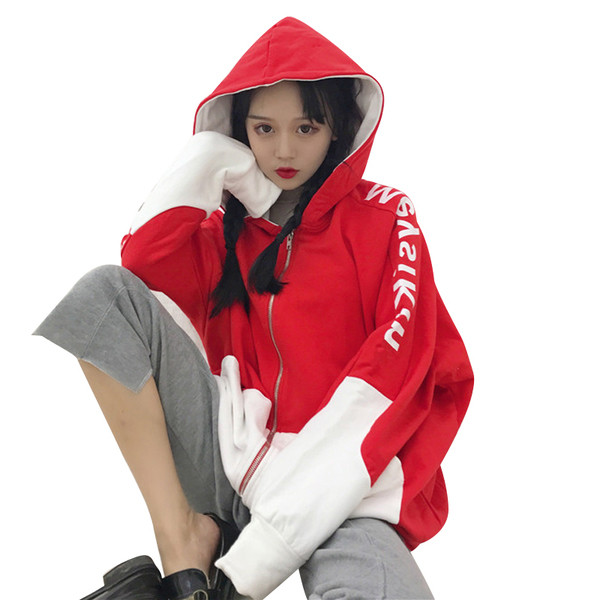 Γυναικεία αθλητική μπλούζα με φαρδιές τσέπες και κουκούλα