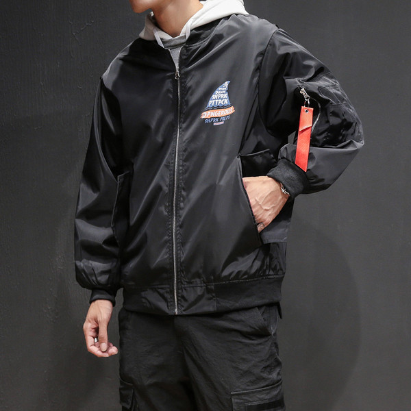 Μπουφάν μπέιζμπολ ανδρών με χαμηλό κολάρο O και πολύχρωμη εκτύπωση στο πίσω μέρος