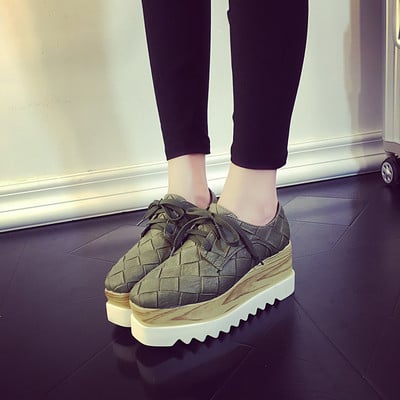 Κυρίες επίσημα πάνινα παπούτσια σε πλατφόρμα σε τρία χρώματα