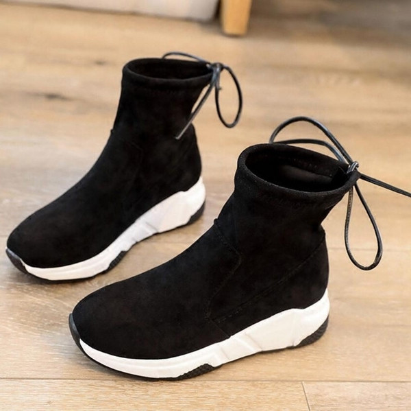 Много удобни дамски боти от велур с мека, неплъзгаща се гумена подметка