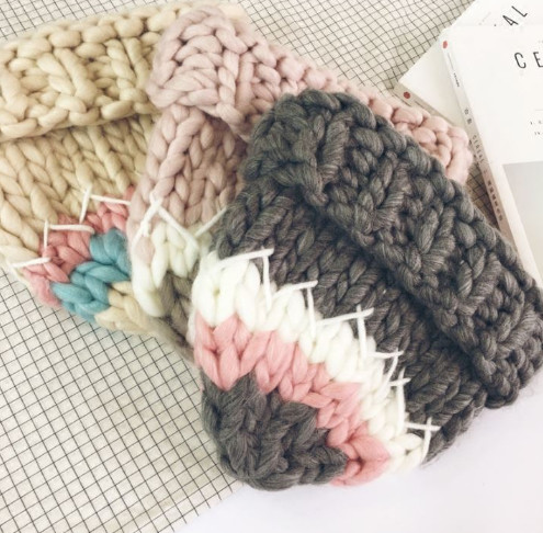 Καθημερινό καπέλο χειμωνιάτικου μαλλιού σε ρέοντα χρώματα