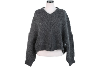 Ежедневен дамски пуловер подходящ за зимата