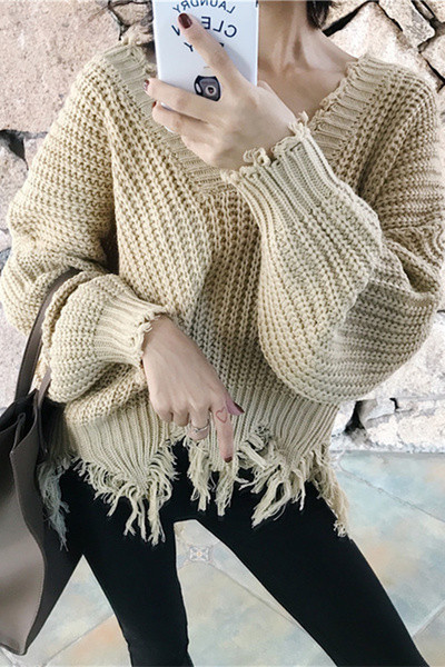 Αθλητικό κομψό πουλόβερ με κορδόνια και ντεκολτέ σε σχήμα V σε λευκό, μαύρο και μπεζ χρώμα