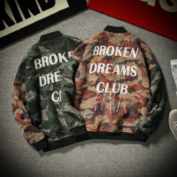 Το casual μπουφάν μπέιζμπολ για άνδρες με κολάρο σε σχήμα O, καπάκι πίσω και καμουφλάζ - 2 σχέδια