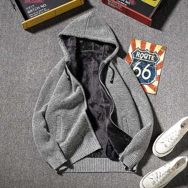 Ежедневен мъжки суичер с цип,качулка и много топла и мека подплата