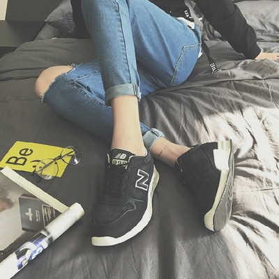 Ανδρικά αθλητικά παπούτσια με πολύ άνετη ελαστική σόλα