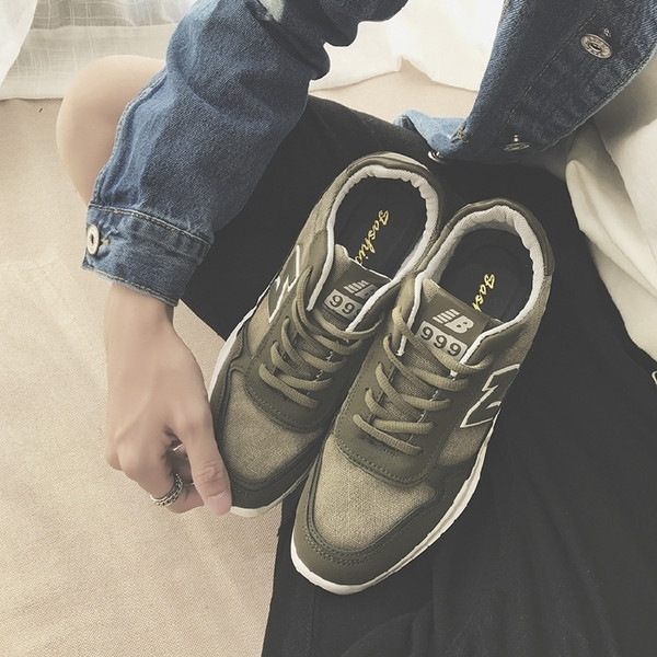 Ανδρικά αθλητικά παπούτσια με πολύ άνετη ελαστική σόλα