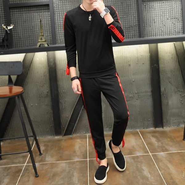 Ενδιαφέρουσα γυναικεία ασημένια αθλητική φόρμα ανδρών σε μαύρο χρώμα με κίτρινο και μαύρο χρώμα με κόκκινο χρώμα