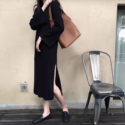 Μακρύ φόρεμα ντεκολτέ κατάλληλο για το φθινόπωρο και το χειμώνα σε διάφορα χρώματα