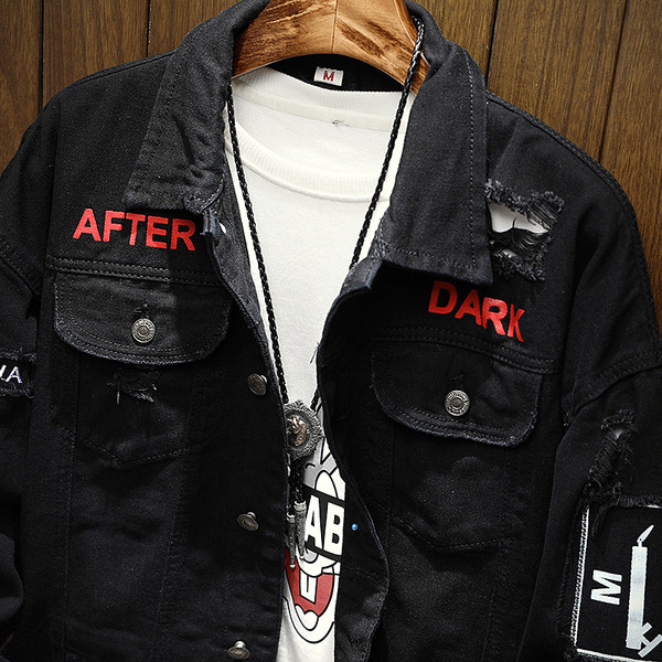 Εποχικό μπουφάν από denim με έγχρωμη εκτύπωση στο πίσω μέρος, μαύρο χρώμα