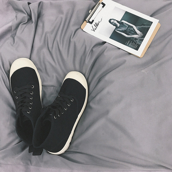 Ανδρικά παπούτσια με σκληρή μη ολισθηρή σόλα και κορδόνα