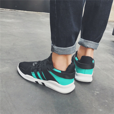 Αθλητικά ανδρικά παπούτσια με πολύ άνετη σόλα από καουτσούκ και επιφάνεια που αναπνέει