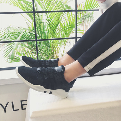 Αθλητικά ανδρικά παπούτσια με πολύ άνετη σόλα από καουτσούκ και επιφάνεια που αναπνέει