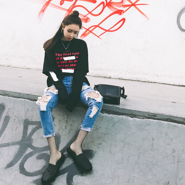 Τζιν γυναικών σε μπαλώματα