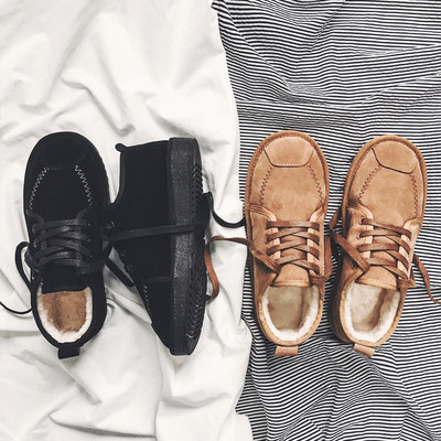 Κομψά παπούτσια unisex με κάλυμμα από σουέτ και πολύ ζεστή επένδυση από μαλακό μαλλί, ιδανική για κρύες μέρες