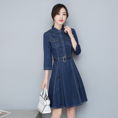 Γυναικείο τζιν φόρεμα με ένα μικρό μανίκι 3/4