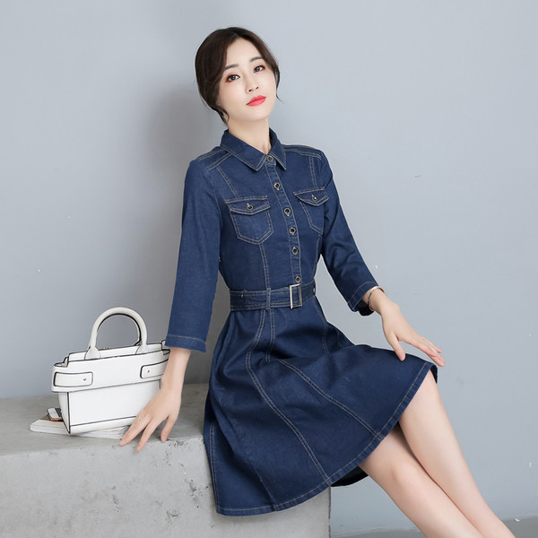 Γυναικείο τζιν φόρεμα με ένα μικρό μανίκι 3/4