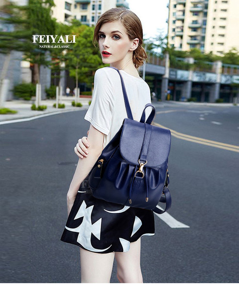 Дамска раница тип чувал с интересна закопчалка и меки презрамки