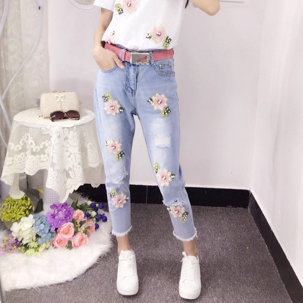 Όμορφα τζιν κυρίες με 3 D floral μοτίβο