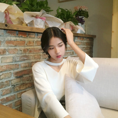 Πολύ ωραία γυναικεία μπλούζα με τσέπη και φαρδιά μανίκια σε τρία χρώματα