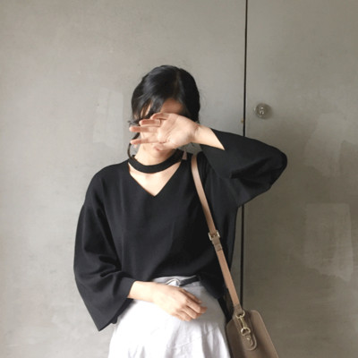 Πολύ ωραία γυναικεία μπλούζα με τσέπη και φαρδιά μανίκια σε τρία χρώματα