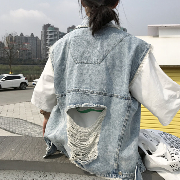 Οι κυρίες χτυπήθηκαν με ένα σχισμένο μοτίβο