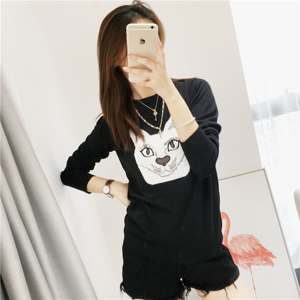 Αθλητική καθημερινή μπλούζα με γάτα σε μαύρο χρώμα