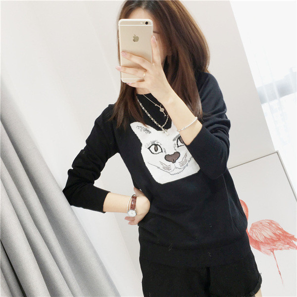 Αθλητική καθημερινή μπλούζα με γάτα σε μαύρο χρώμα