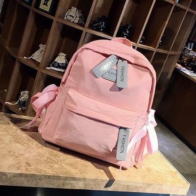 Πολύ άνετο και πρακτικό γυναικείο σακίδιο σε τρία χρώματα