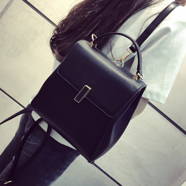 Σπορ-κομψό σακίδιο με σκληρό πυθμένα σε τέσσερα χρώματα