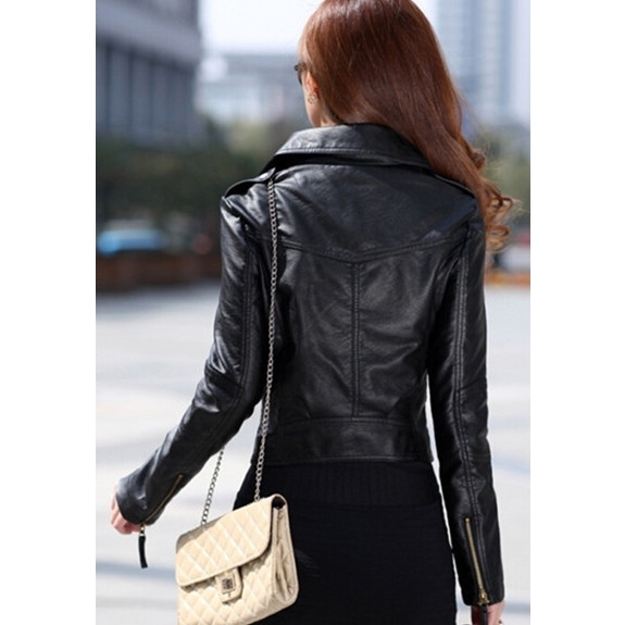 Дамско късо яке от еко кожа със страничен цип в черен и бордо цвят