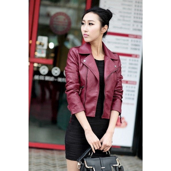 Дамско късо яке от еко кожа със страничен цип в черен и бордо цвят