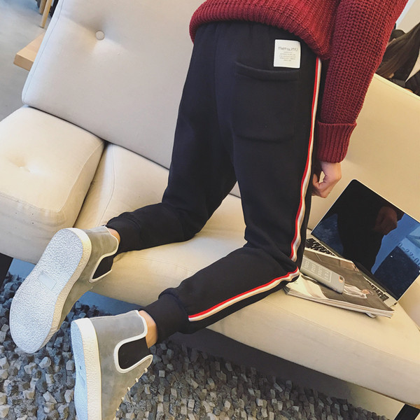 Αθλητικά παντελόνια νέων ανδρών σε μαύρο και γκρι