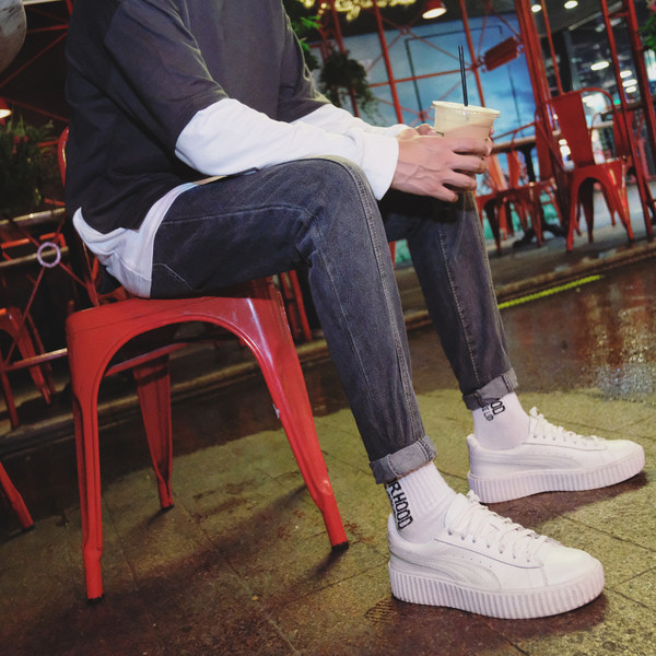 Πραγματικά τζιν ανδρικά σε μαύρο και μπλε χρώμα