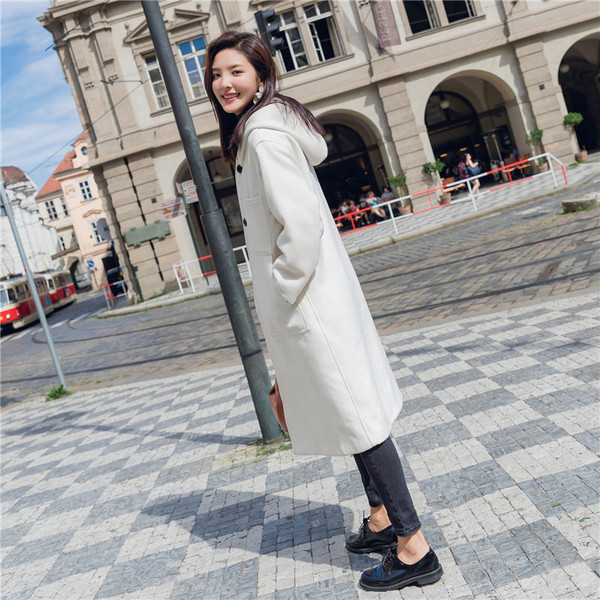 Σπορ-κομψό μακρύ παλτό με κουκούλα και κουμπιά