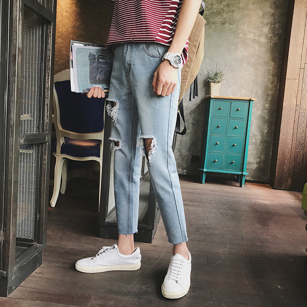 Αθλητικά ανδρικά τζιν κοπεί σε ανοιχτόχρωμο χρώμα