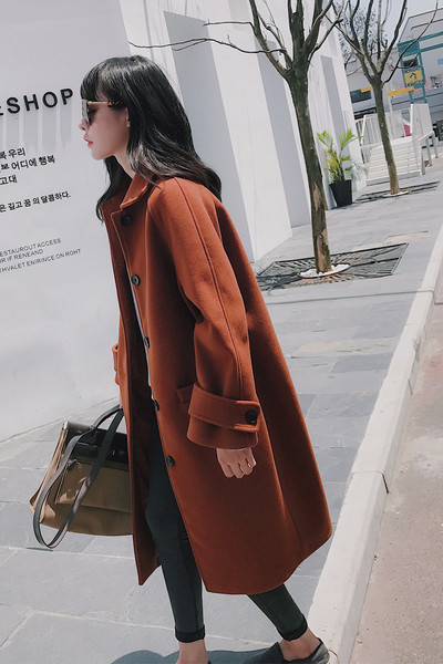 Μακρύ κομψό παλτό με κουμπιά