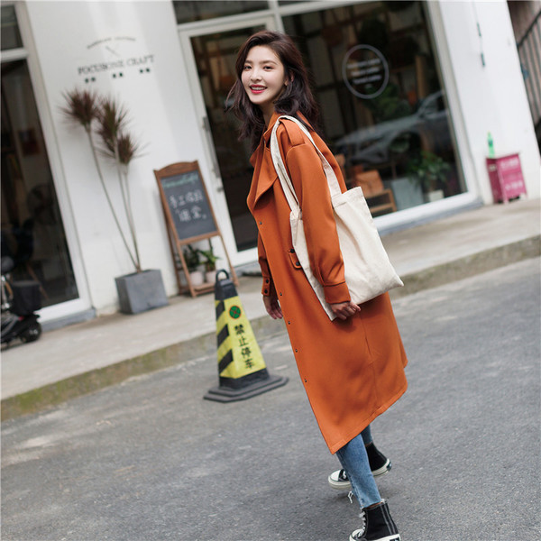 Μακρύ παλτό με κουμπιά και τσέπες