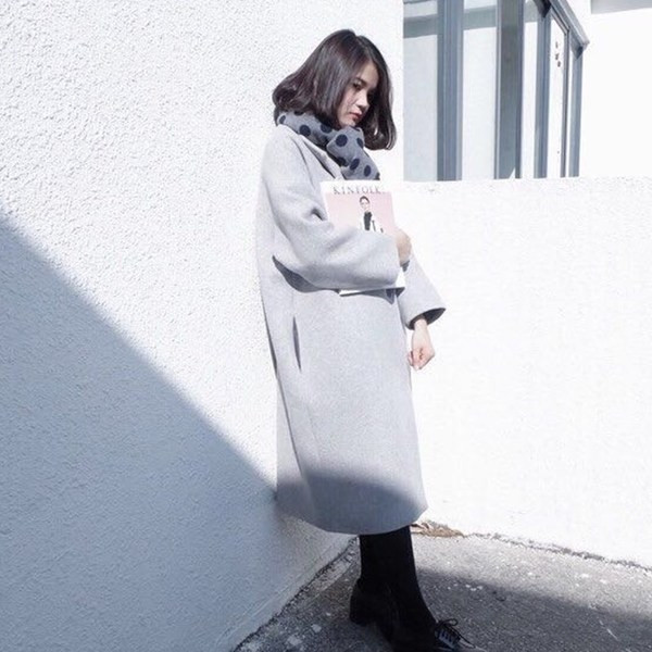 Κομψό μάλλινο παλτό σε δύο χρώματα