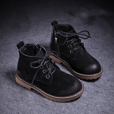 Κομψές μπότες για αγόρια σε τρία χρώματα